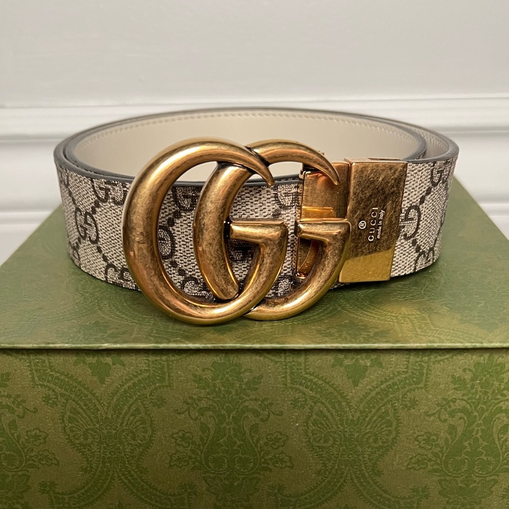 Gucci GG and Ivory Reversible Belt Size 80 unisex